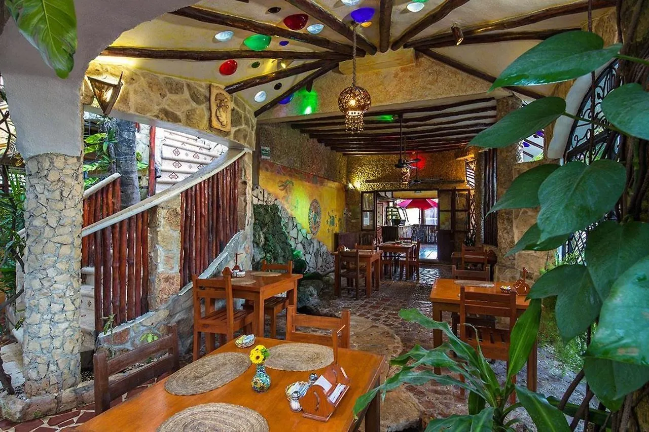 Maison Tulum 3*,
