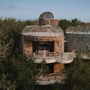 kan-tulum.quintano-roohotels.com/